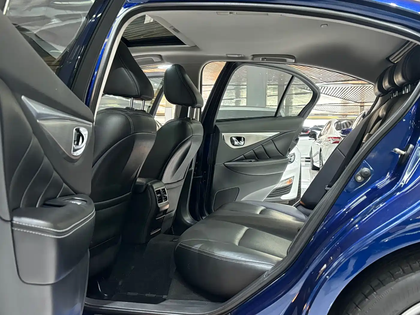 Фото 9 - Infiniti Q50L