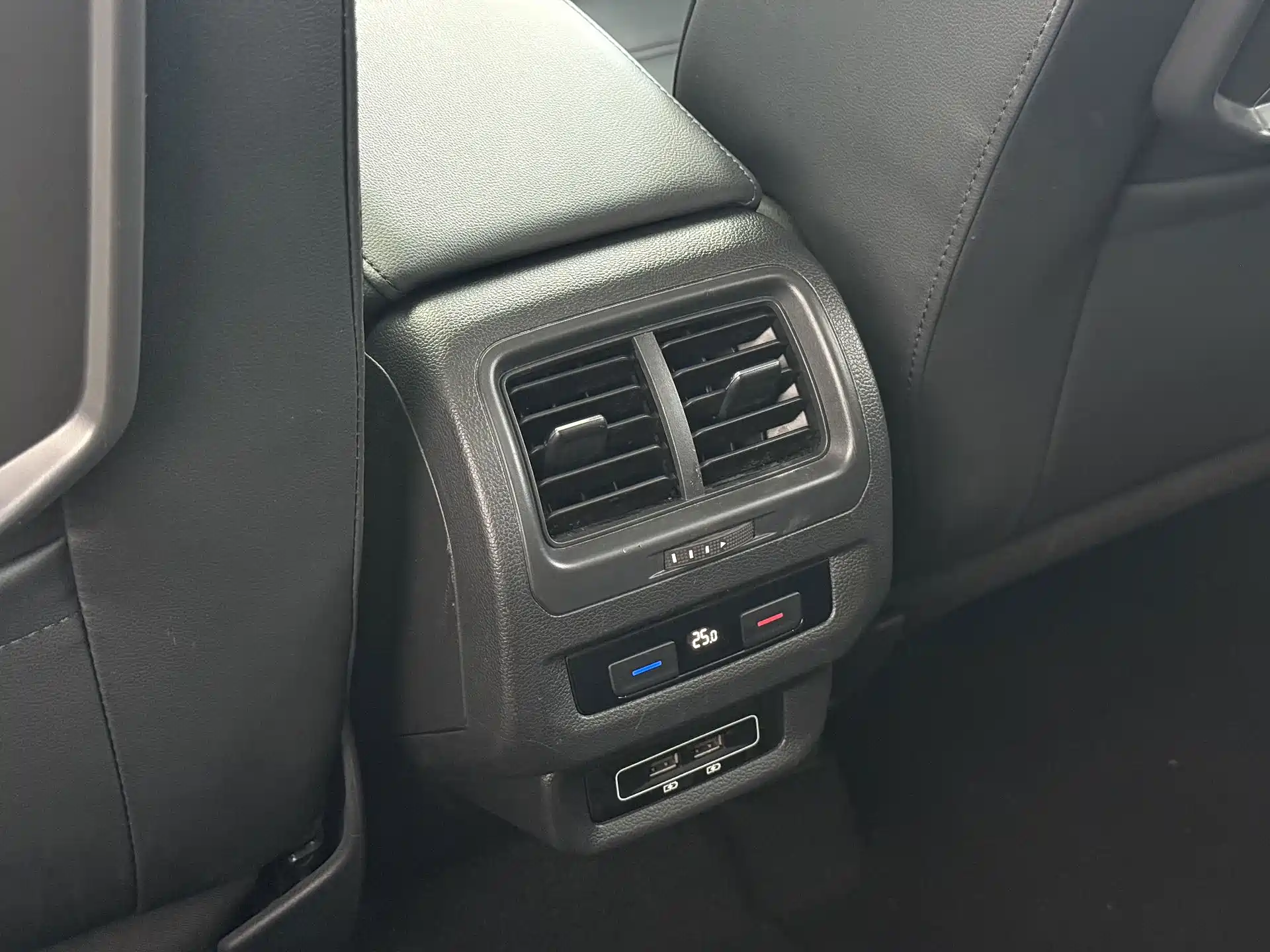 صورة 14 - Volkswagen Touran