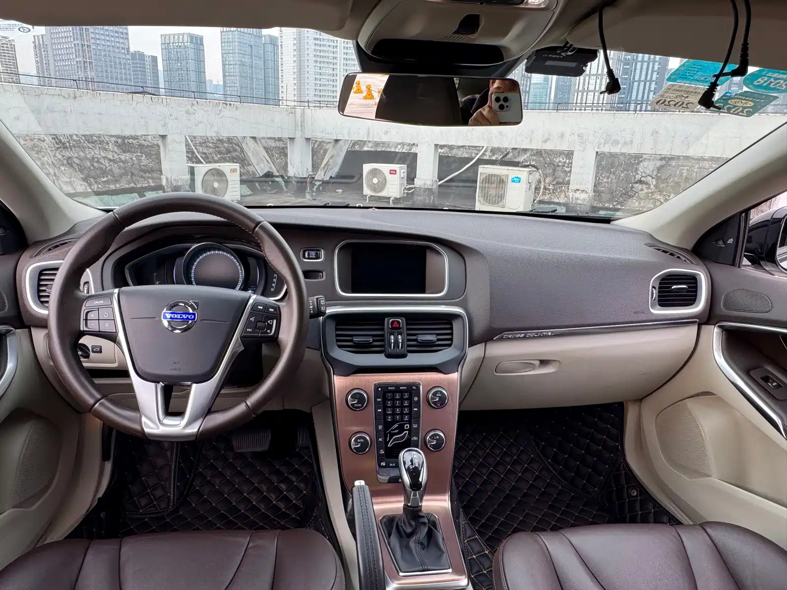 Photo 5 - Volvo V40