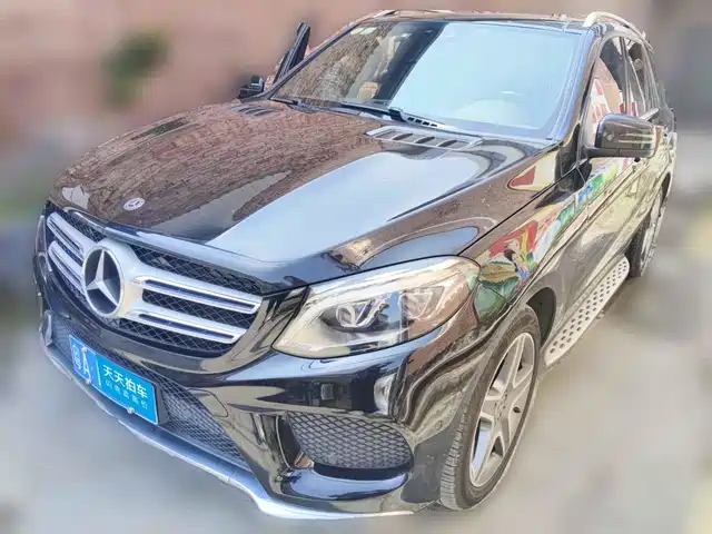 Mercedes-Benz GLE 2018 GLE 400 4MATIC Ultimate Edition — фото 1