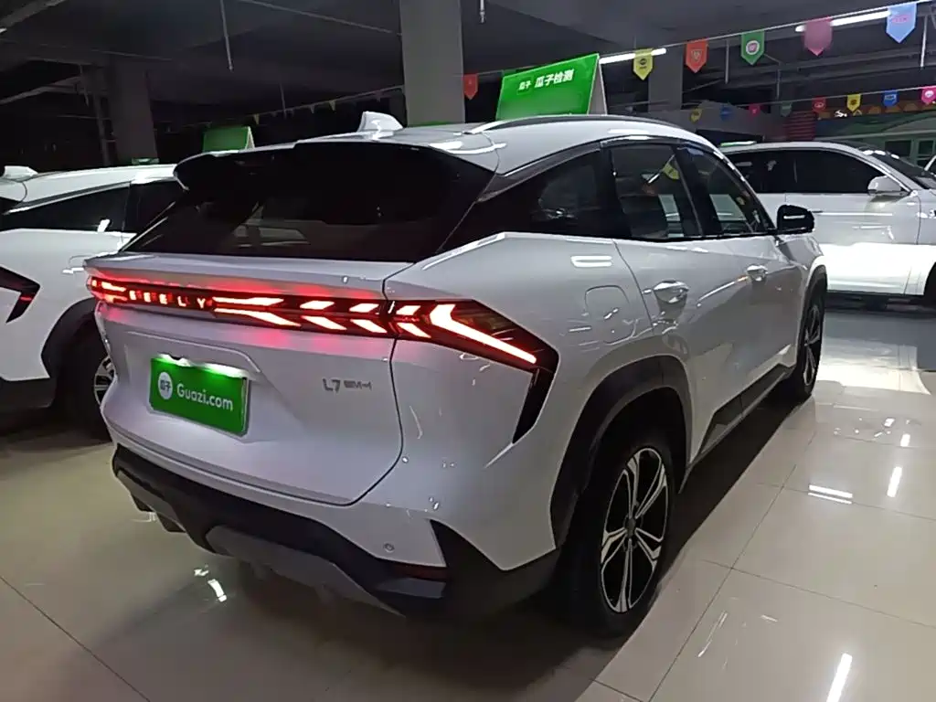Geely Galaxy Galaxy L7 2025 2025 EM-i 115km Explorer+ Edition