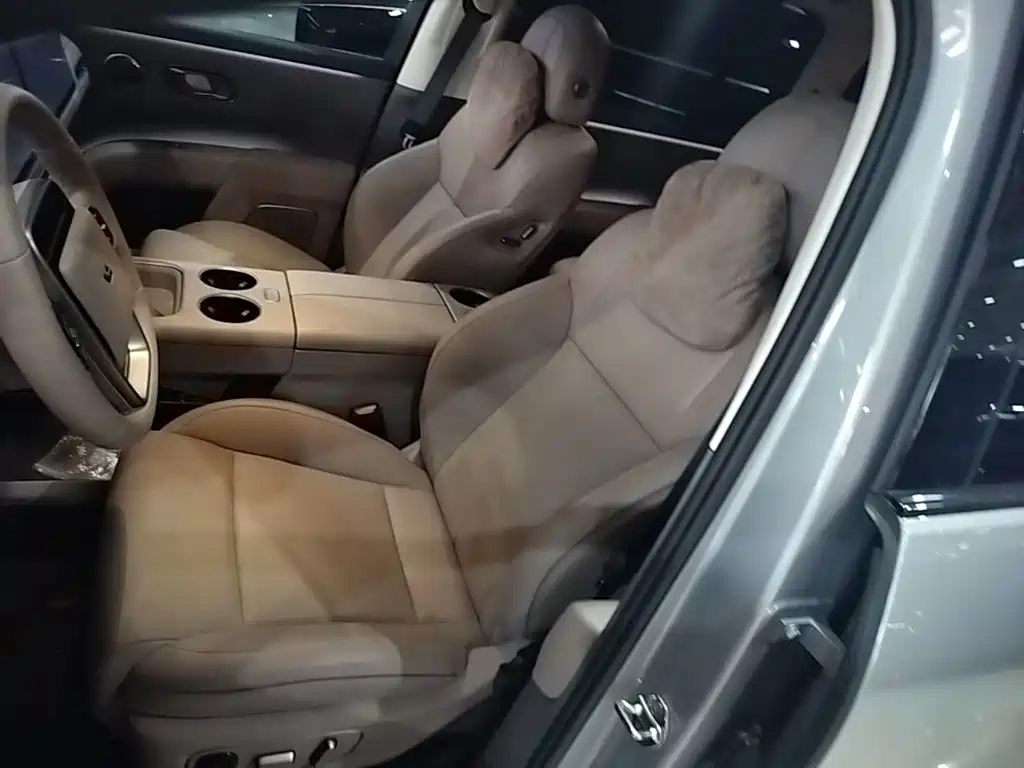 Li Auto Li i8 2025 2025 Standard Edition