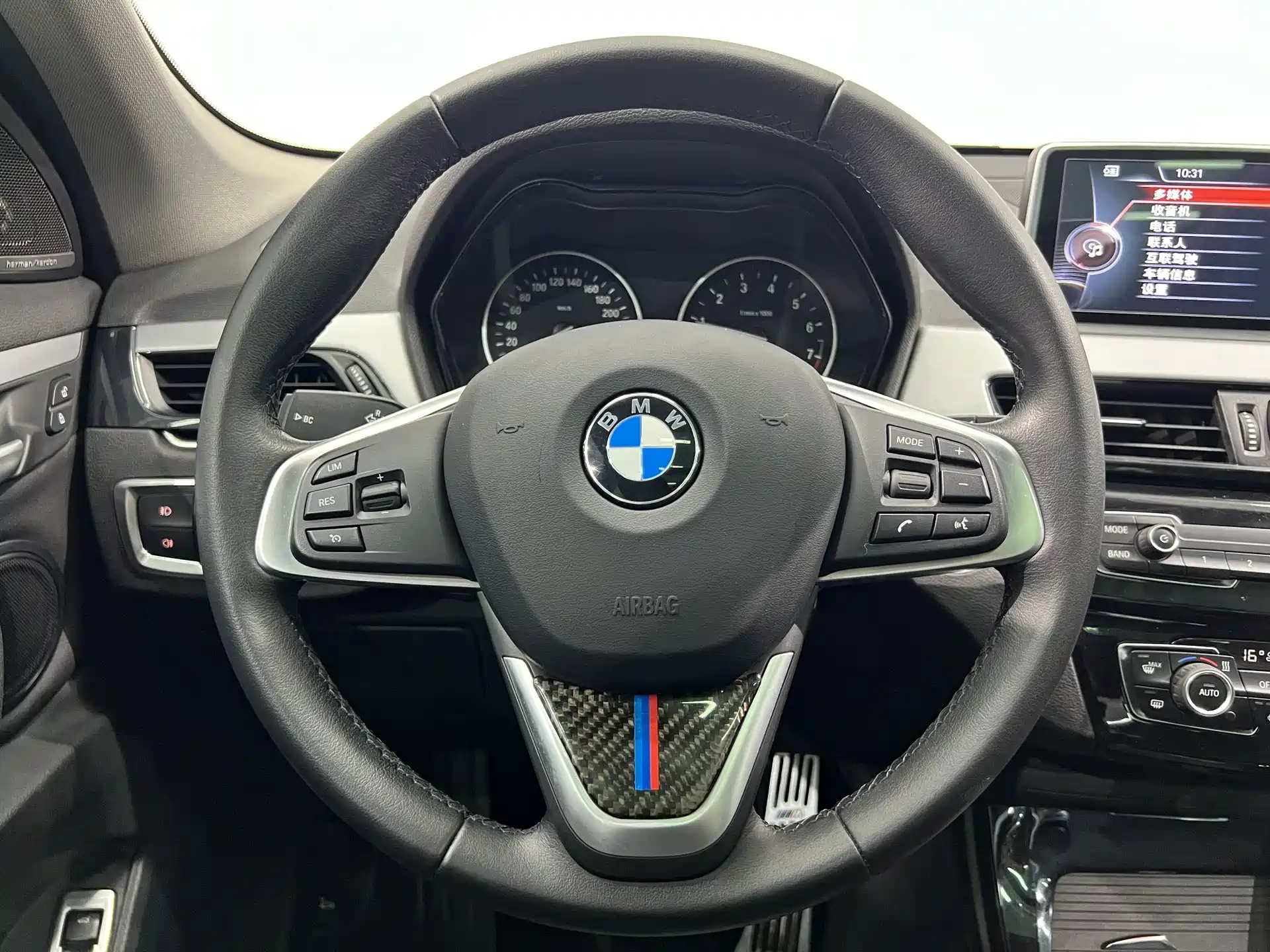 Фото 13 - BMW X1