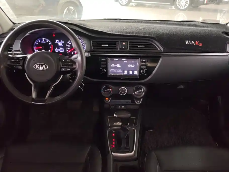 Kia K2 2018 2017 Sedan 1.4L AT 15th Anniversary Special Edition GLS