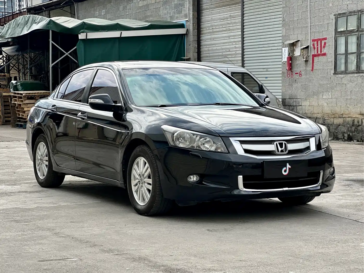 Фото 3 - Honda Accord