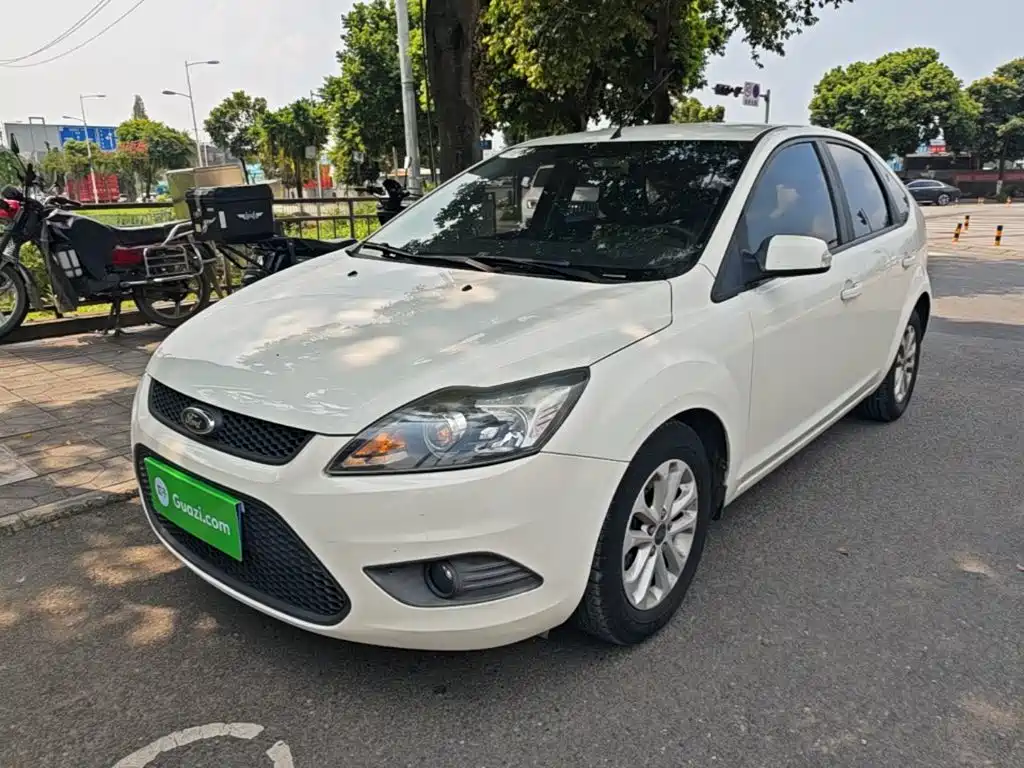 Фото 2 - Ford Focus