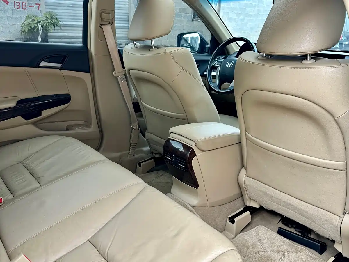 صورة 11 - Honda Accord
