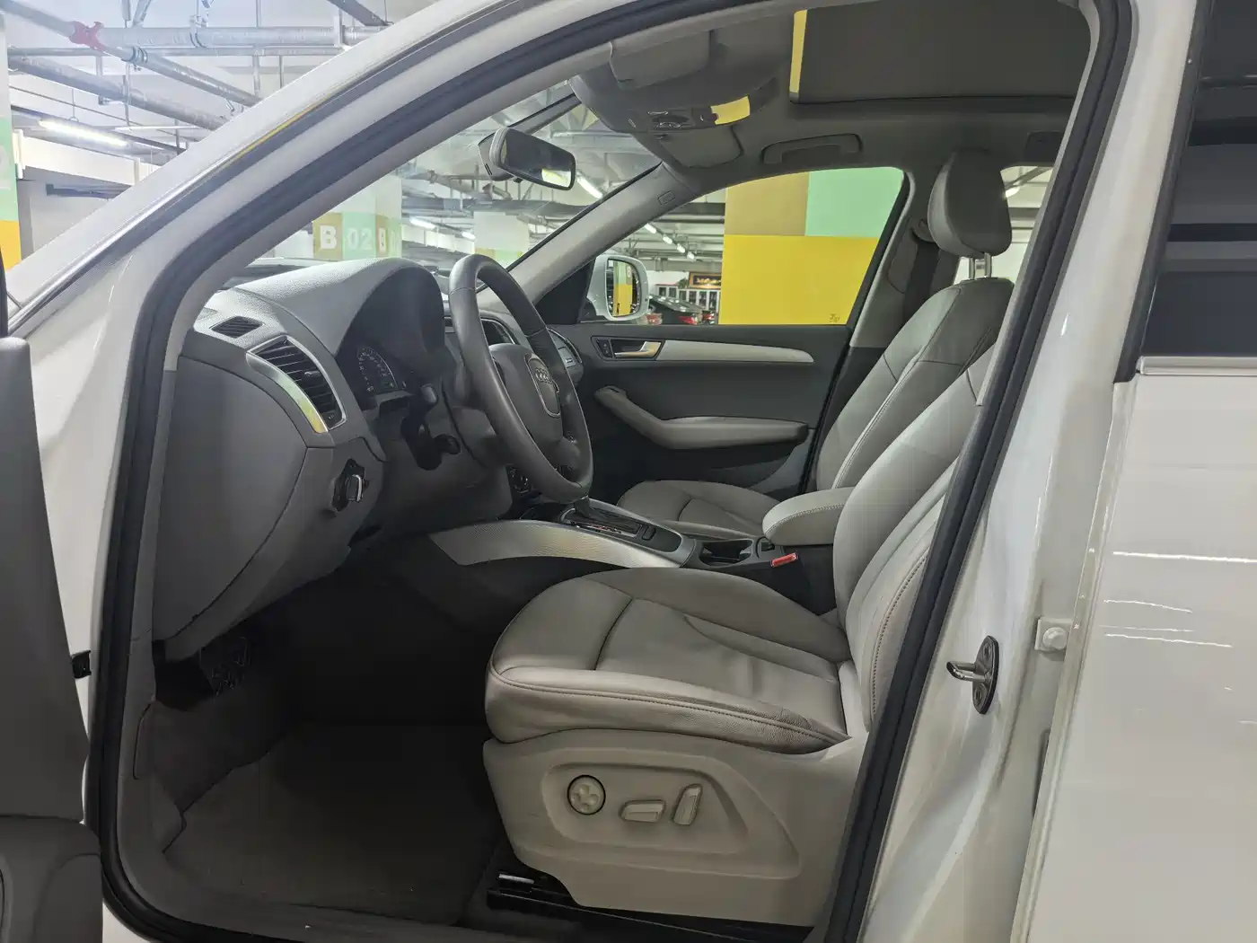Audi Q5 2012 2.0TFSI Dynamic фото 13