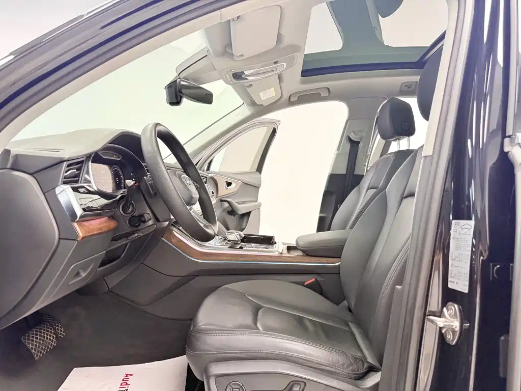 Photo 7 - Audi Q7