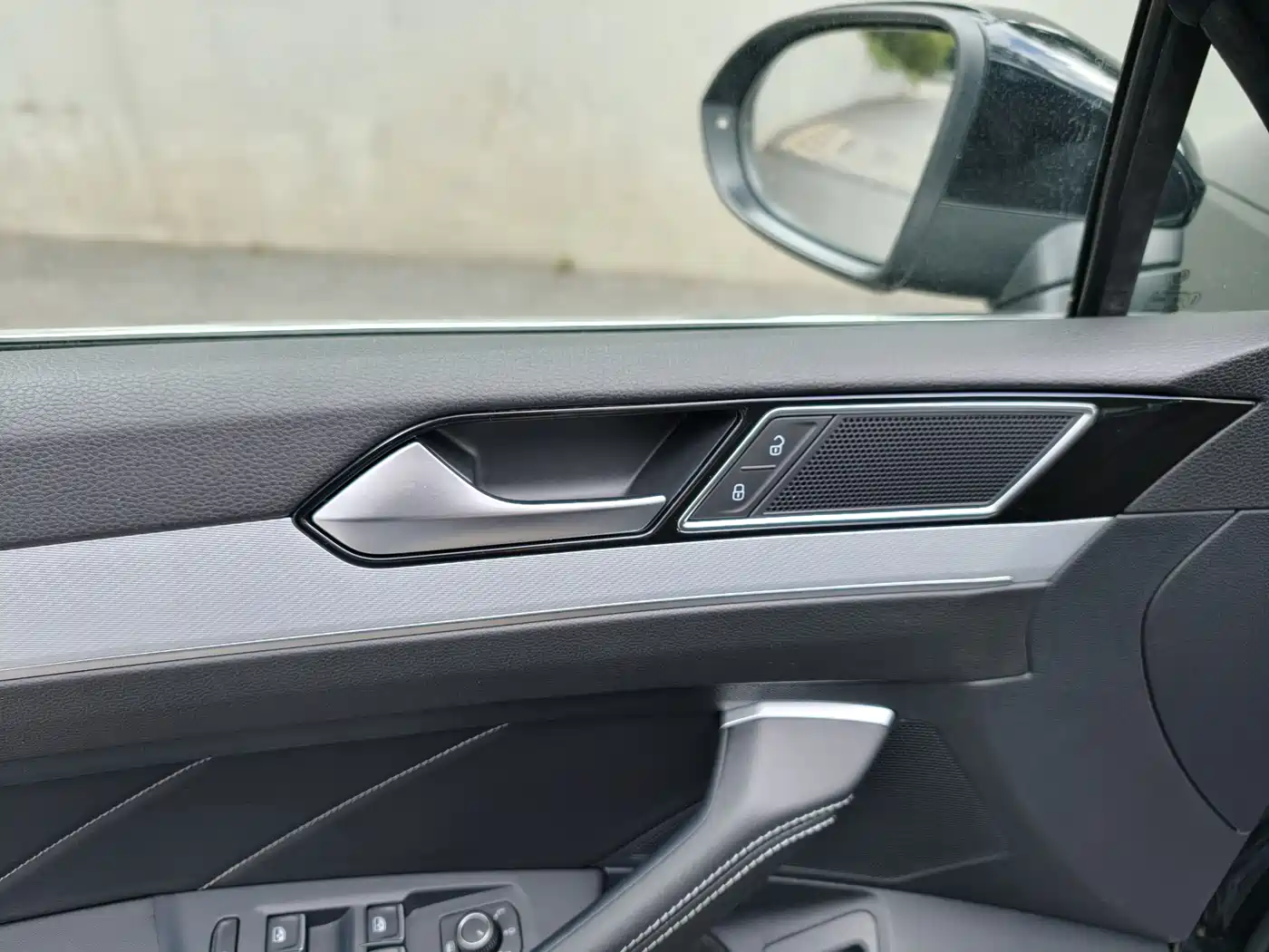 Volkswagen Magotan 2023 2 Million Units Commemorative Edition 280TSI DSG Comfort фото 21