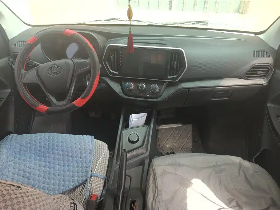 CHANGAN CHANGAN RUIXING EM60