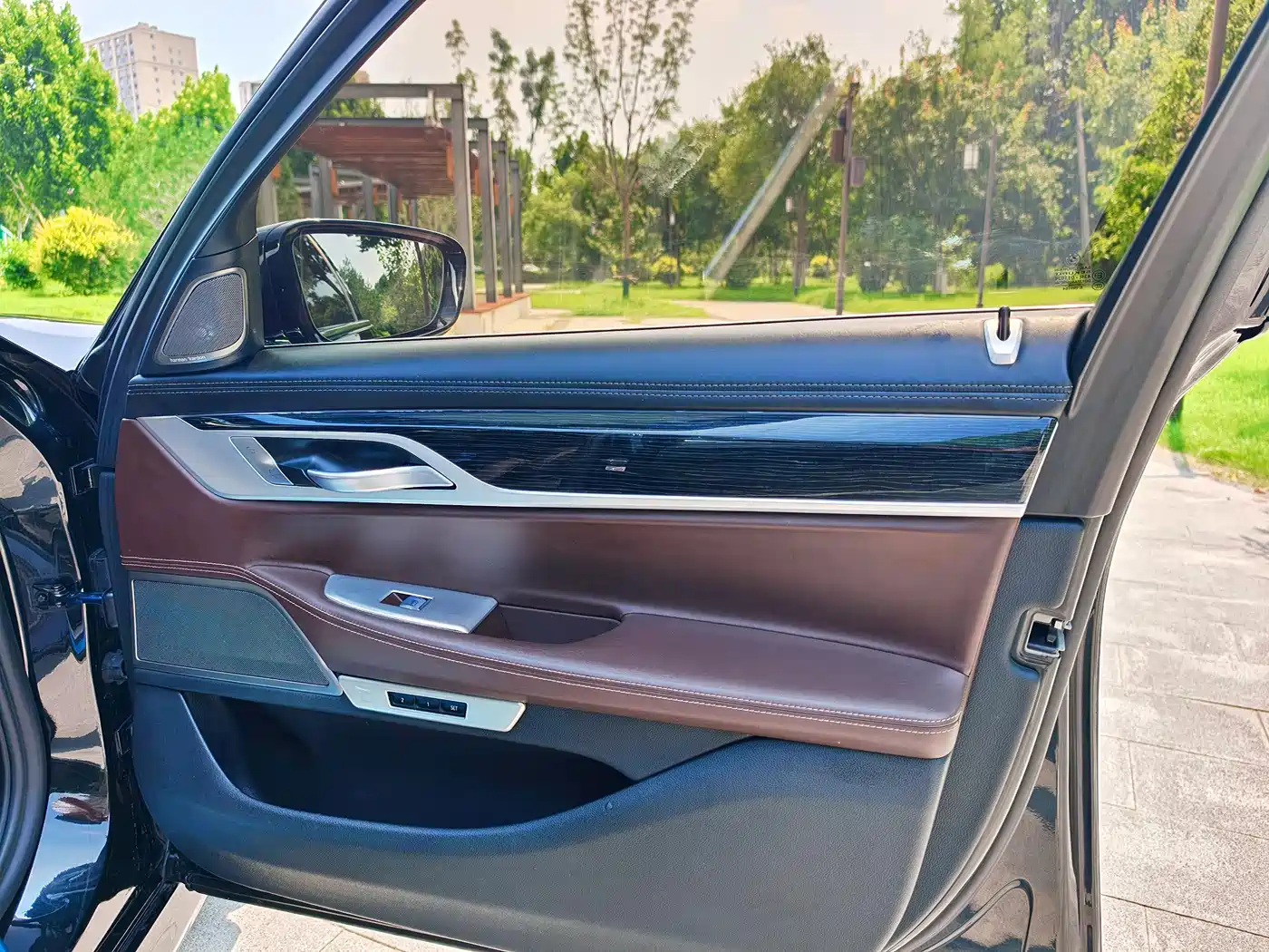 Photo 35 - BMW 7 Series