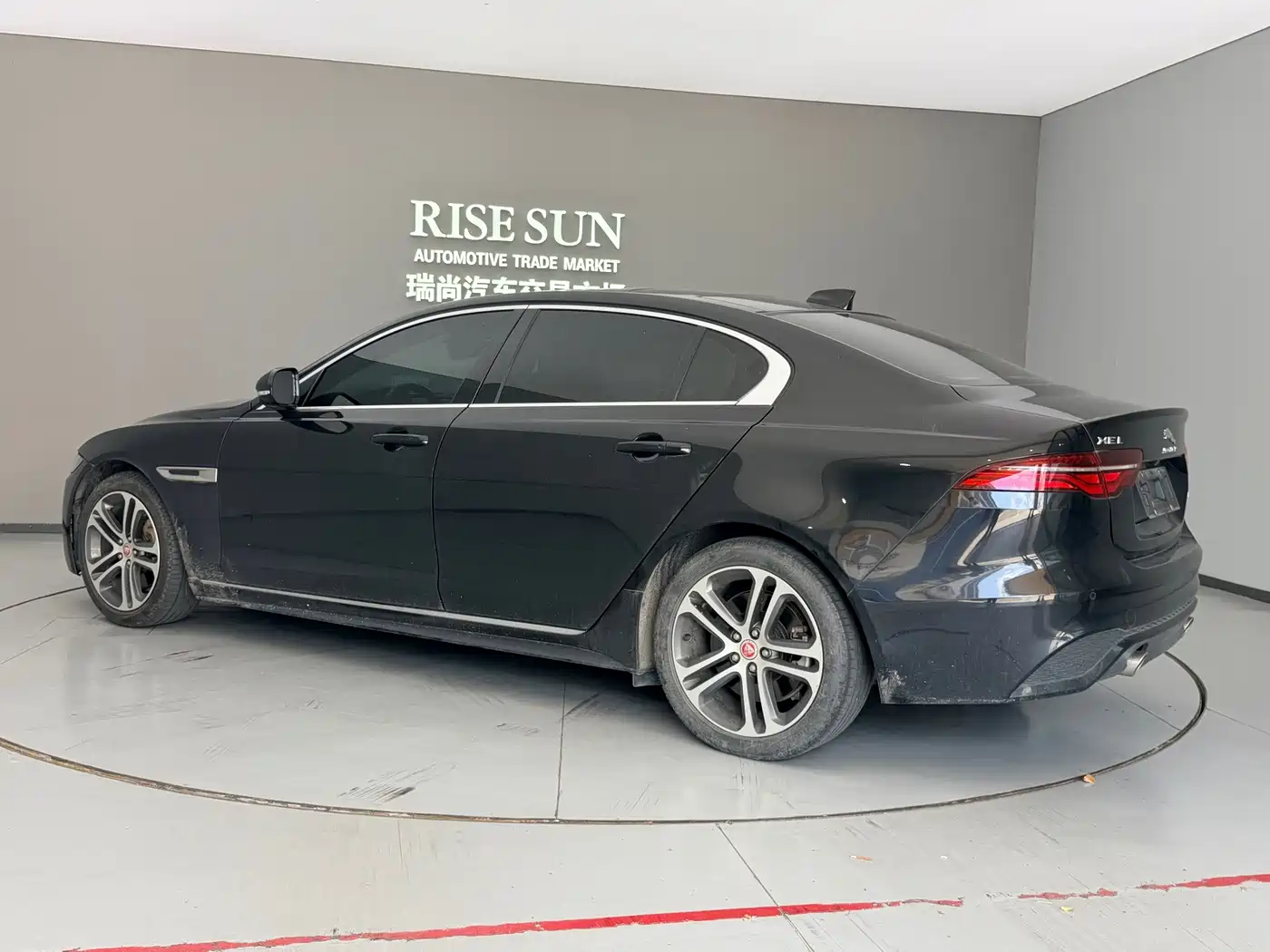 Jaguar XEL 2024 2024 Model 2.0T 250PS R-DYNAMIC S Gloss Black Sport Edition