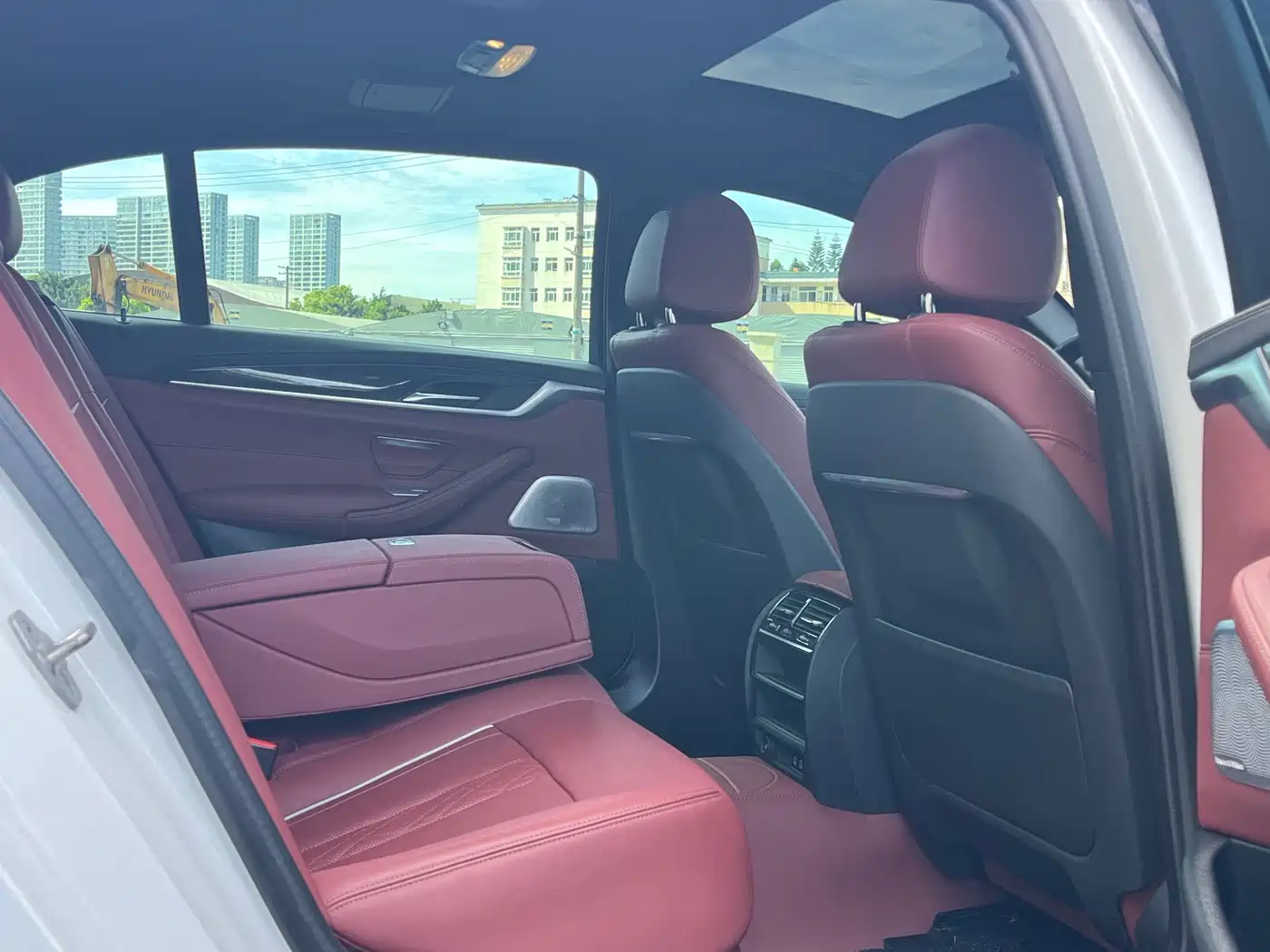 BMW 5 Series 2021 525Li M Sport Package фото 14