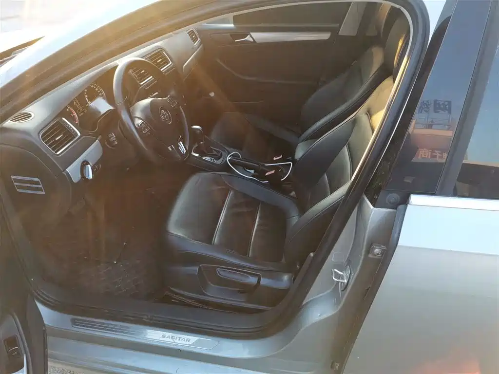 Volkswagen Sagitar 2014 1.4TSI Automatic Luxury фото 12