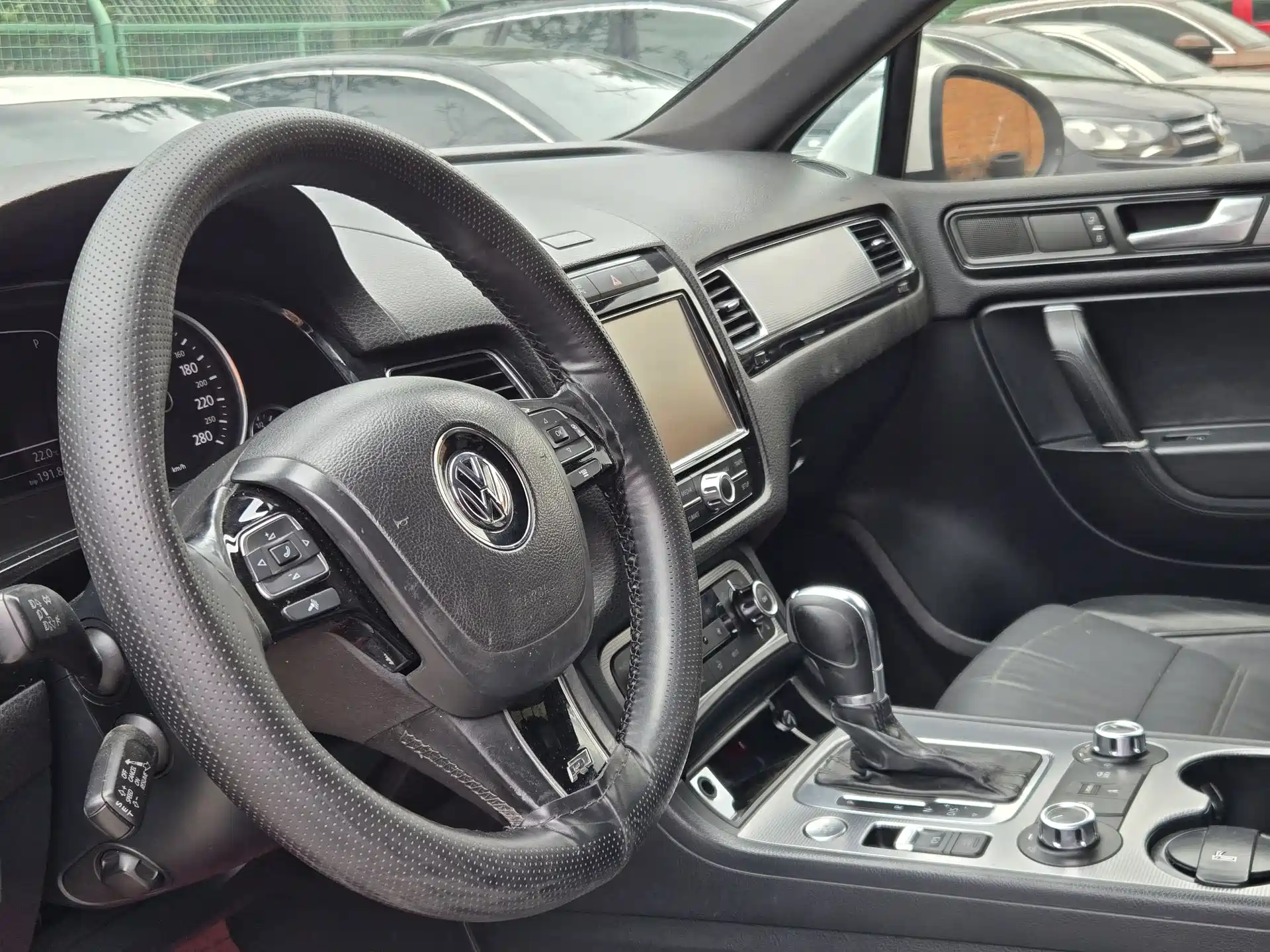 Фото 5 - Volkswagen Touareg