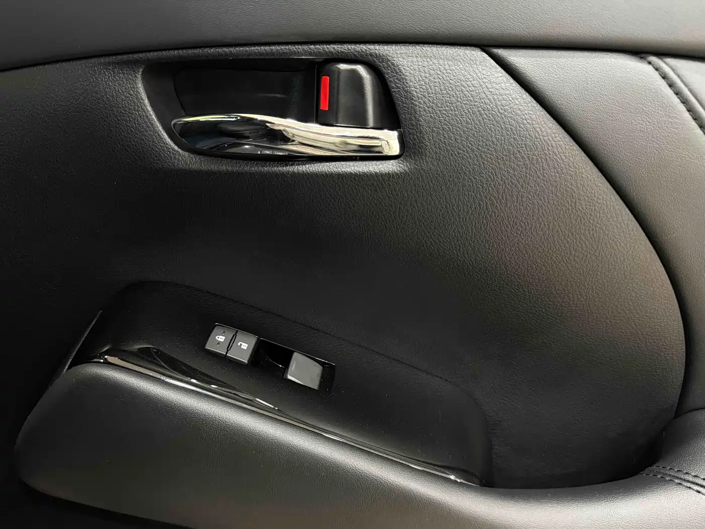 Lexus LM 2020 300h 4-Seat Imperial Edition фото 11