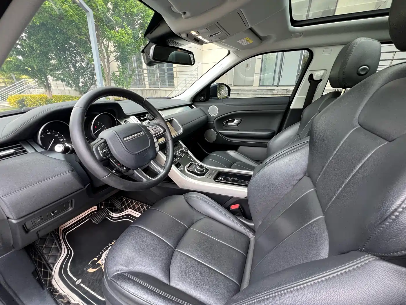 Land Rover Range Rover Evoque 2018 240PS SE Smart Edition фото 36