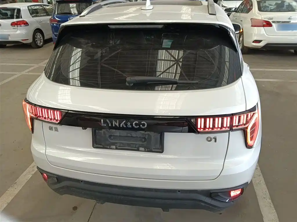 Lynk & Co 01 2019 2.0T 2WD Pure Version China VI фото 6