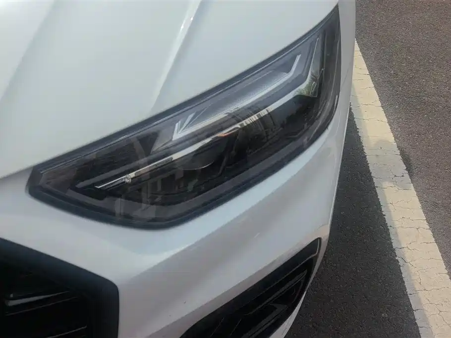 Audi Q5L 2023 40T Luxury Dynamic фото 5