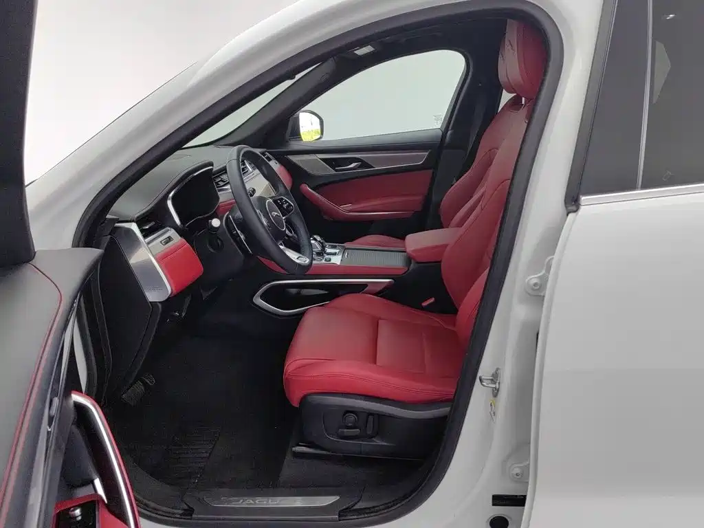 Jaguar F-PACE 2024 2024 P250 R-Dynamic S