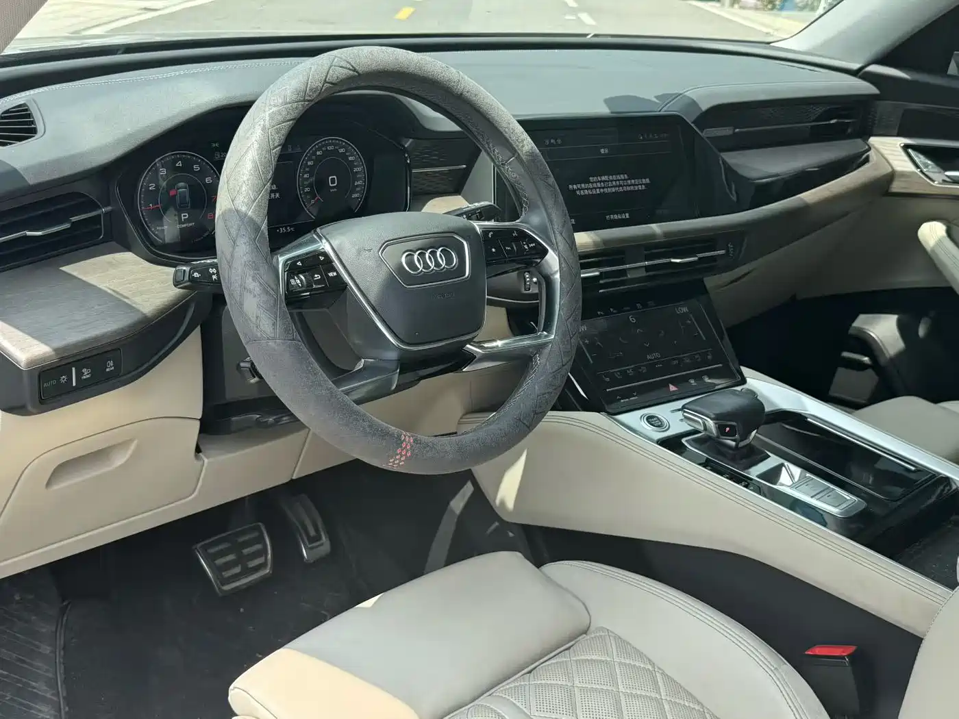 Audi Q6 2023 2023 45 TFSI quattro Shadow Warrior Edition Light