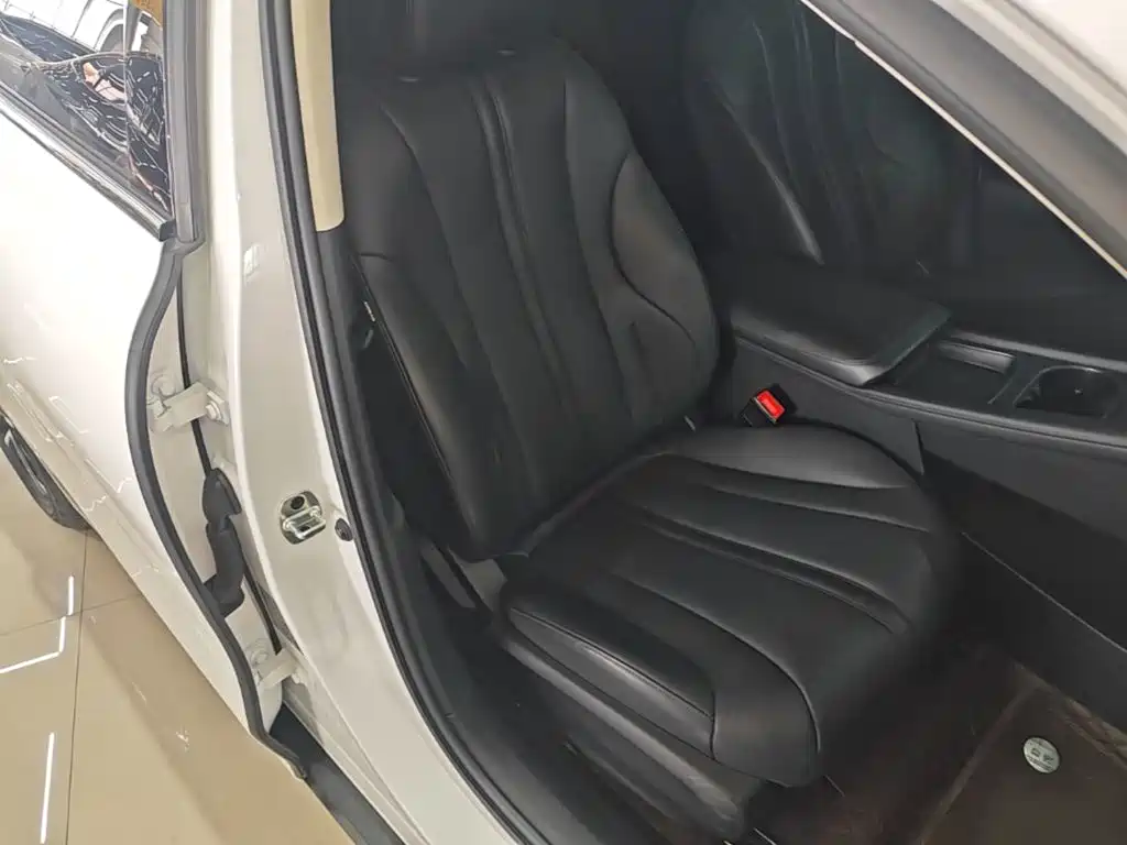 Roewe D7 2024 2023 DMH 125km Beyond Edition