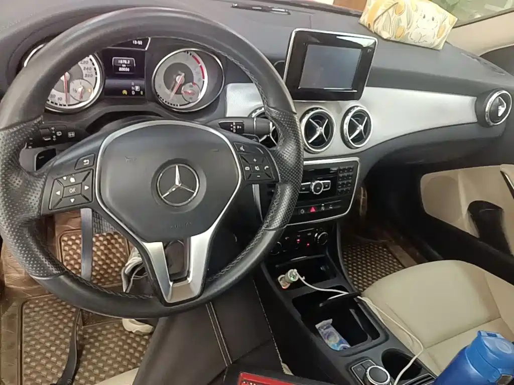 Mercedes-Benz GLA 2015 2015 GLA 200 Fashion