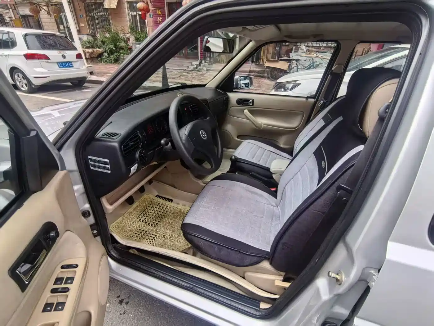 صورة 8 - Volkswagen Jetta