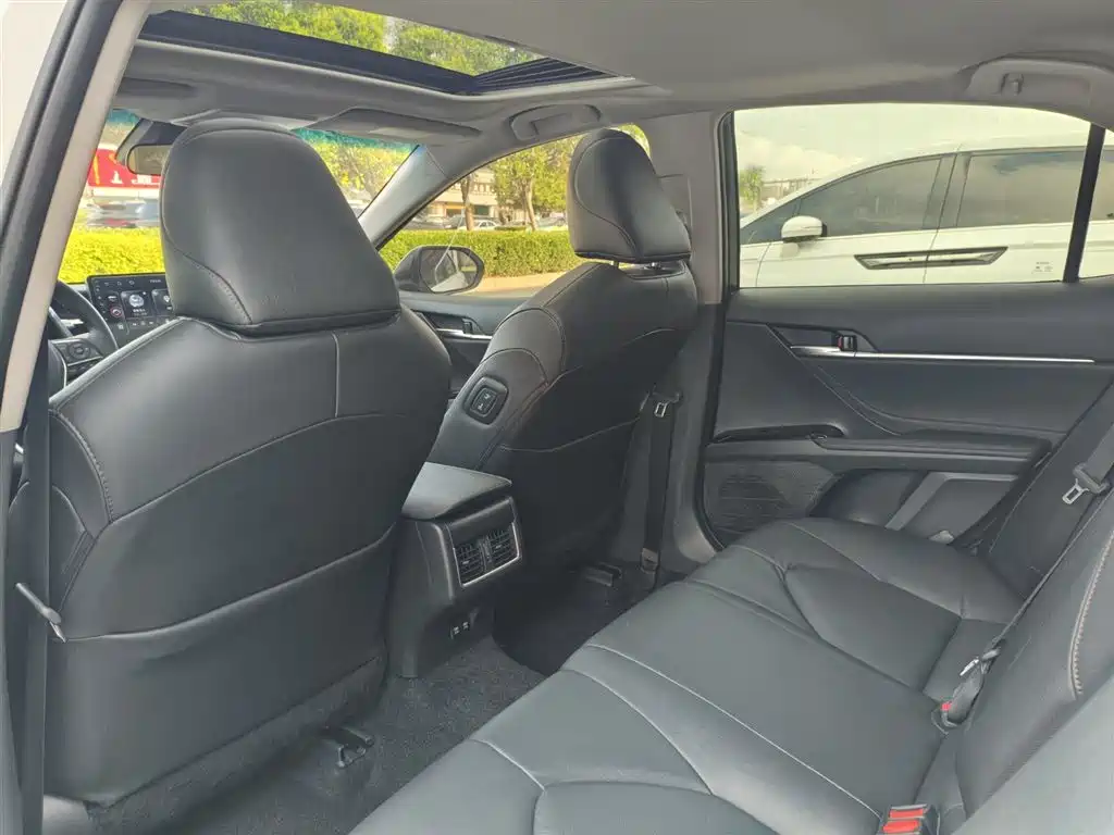 Toyota Camry 2023 2.0G Luxury Edition фото 15