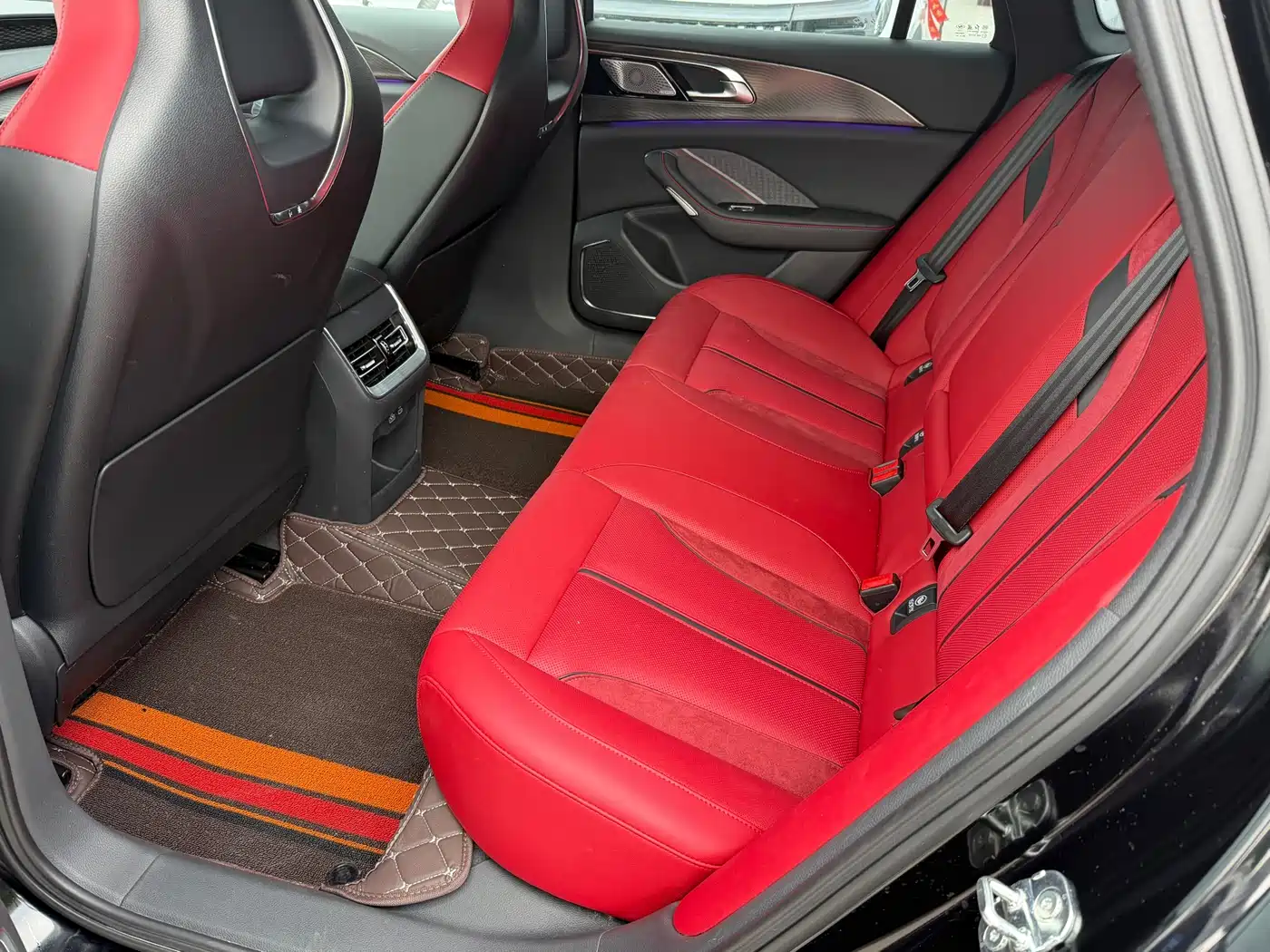 Hongqi H6 2024 Model 2.0T Elegance Edition фото 5