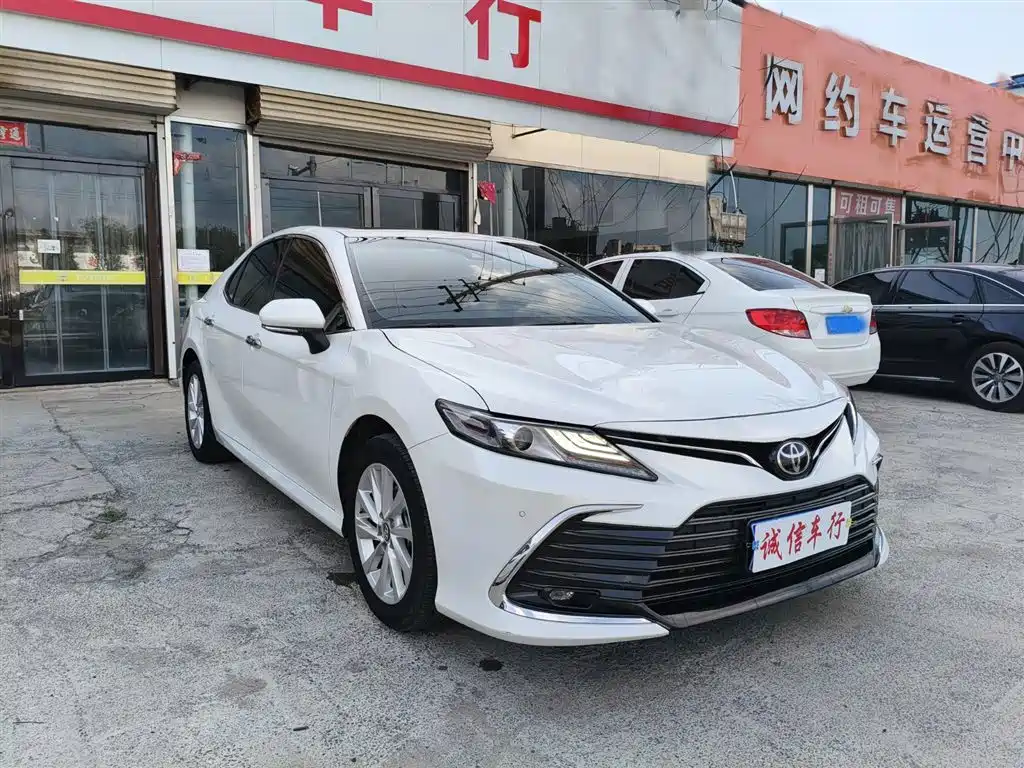Toyota Camry 2023 2.0G Luxury Edition фото 3