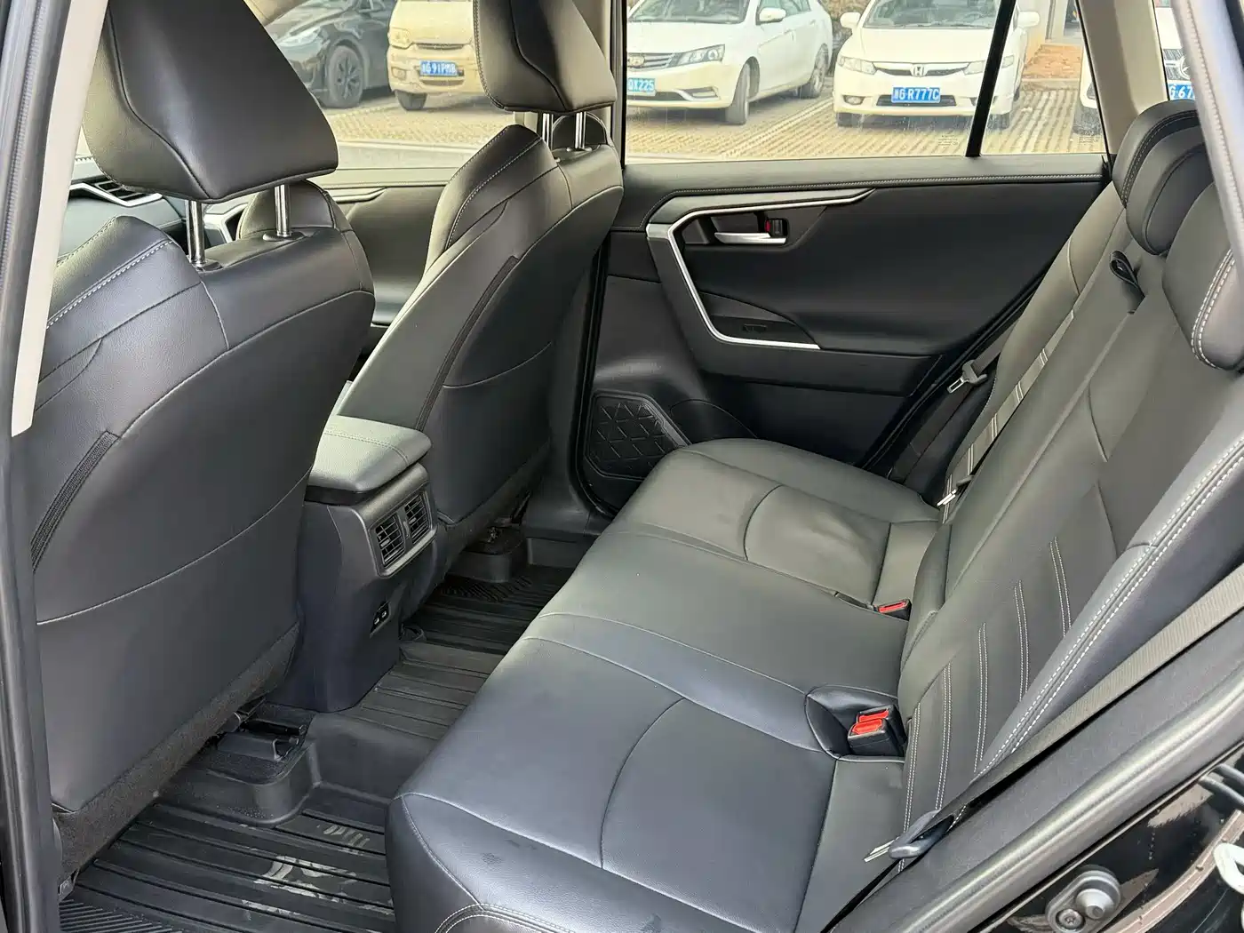 Toyota Wildlander 2022 2.0L CVT 2WD Knight Edition фото 7