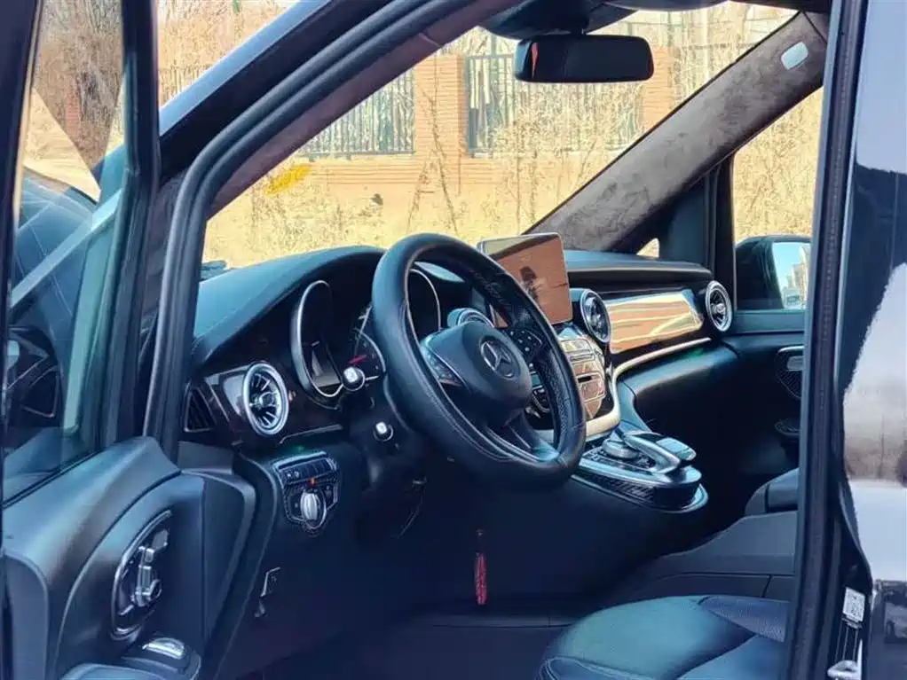 Mercedes-Benz V-Class 2018 V 260 L Premium Long Version China V фото 9