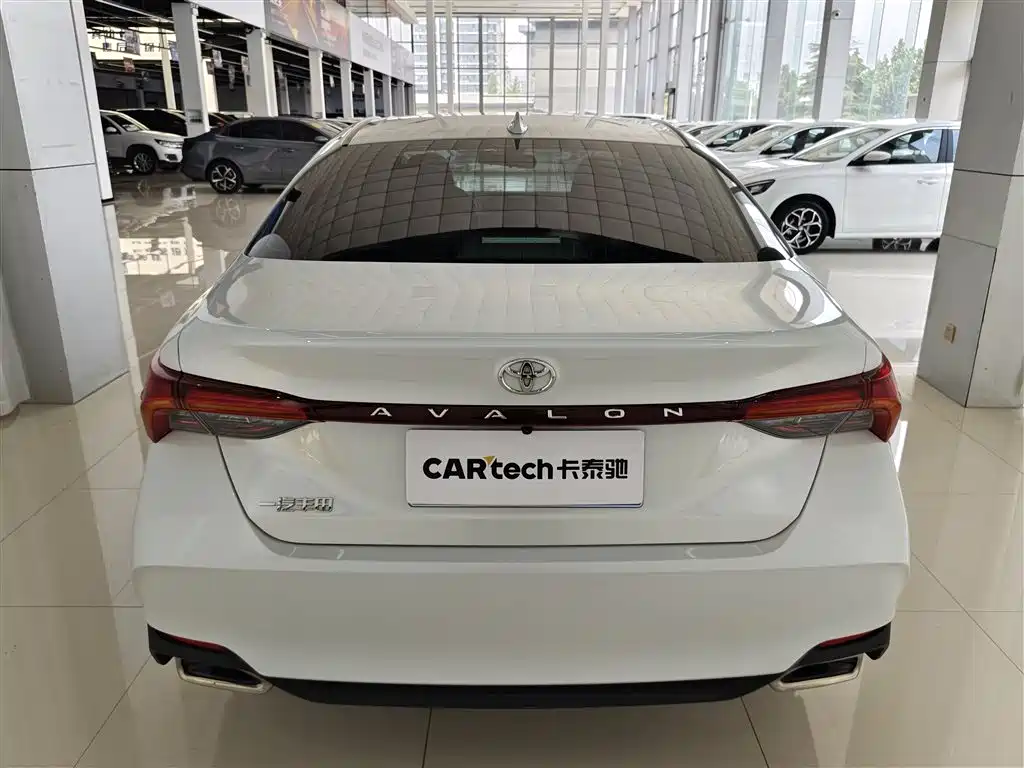 Toyota Avalon 2023 2.0L Luxury Edition фото 13
