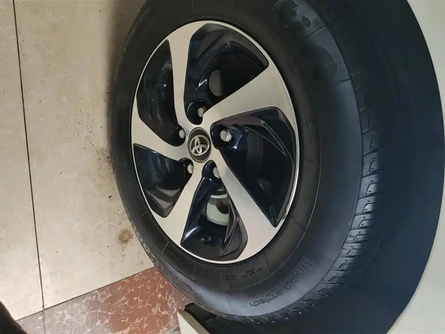 Toyota Levin 2018 185T CVT Premium Edition China V фото 6