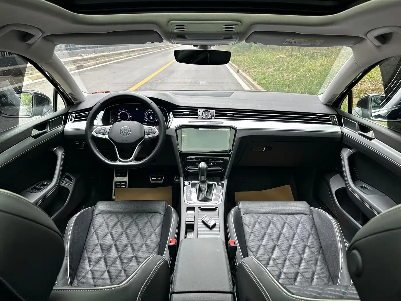 Volkswagen Magotan GTE Plug-in Hybrid 2022 GTE Luxury фото 14