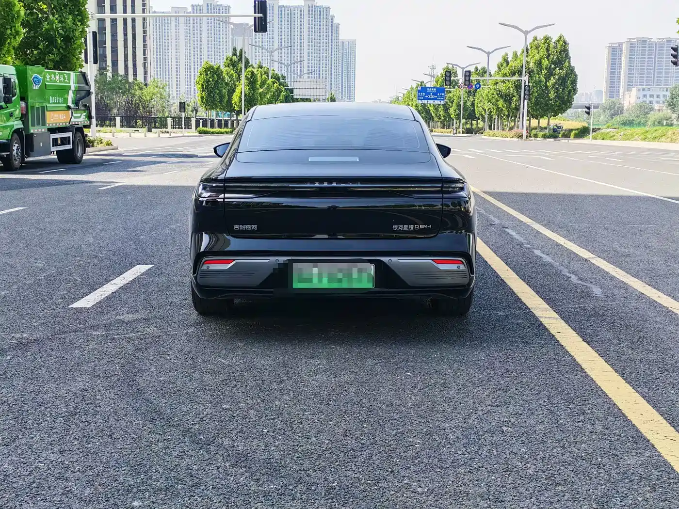 Geely Galaxy Galaxy Xingyao 8 2025 Model 130km EM-i Flagship Edition фото 8