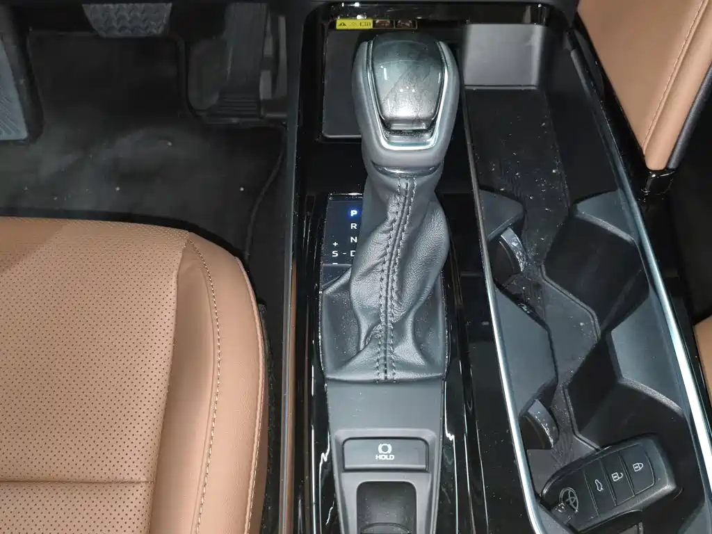 Toyota Camry 2025 2024 Hybrid 2.0HGVP Luxury Edition