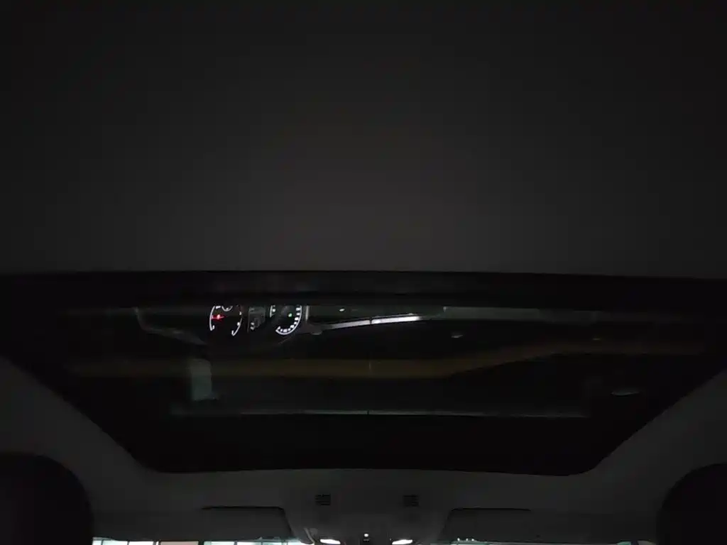 VOLKSWAGEN T-ROC EXPLORING SONGS