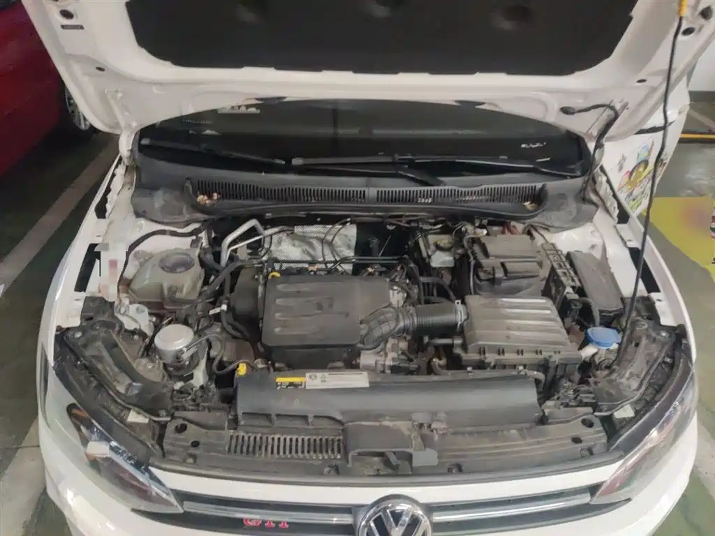 Volkswagen Polo 2019 Plus 1.5L Automatic Panorama Enjoyment Edition фото 16