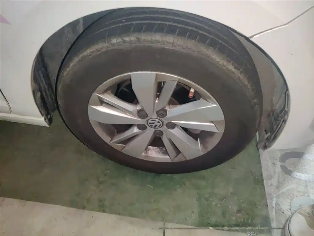 Volkswagen Polo 2019 Plus 1.5L Automatic Panorama Enjoyment Edition фото 26