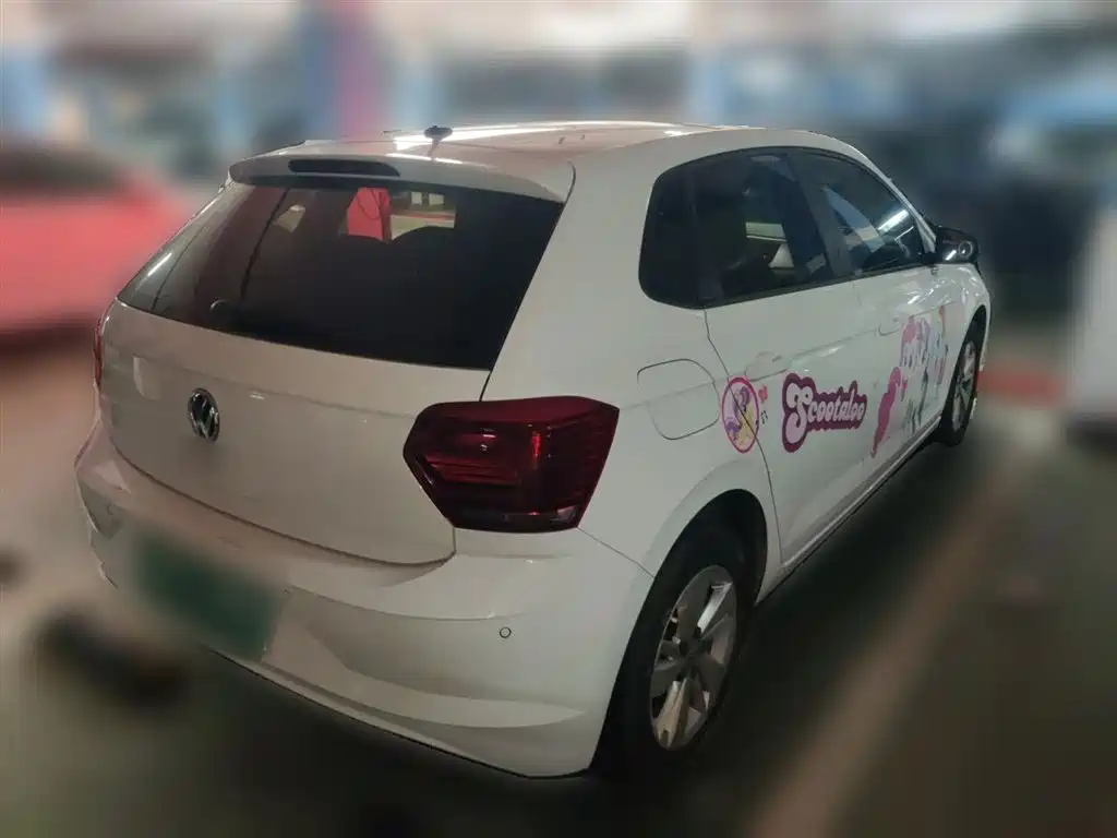Volkswagen Polo 2019 Plus 1.5L Automatic Panorama Enjoyment Edition фото 4