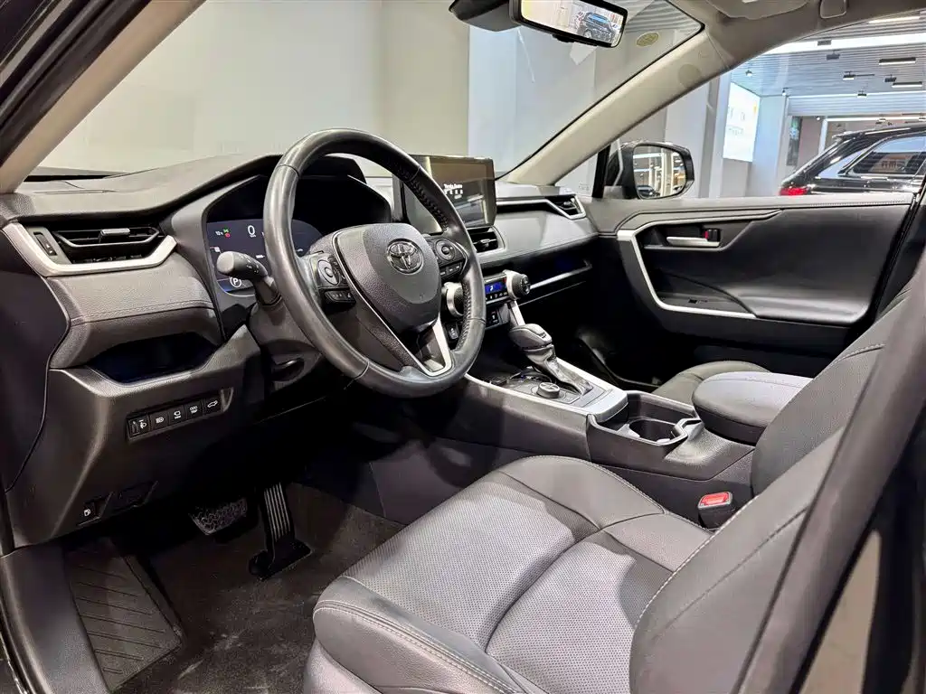 Toyota Wildlander 2023 Hybrid 2.5L E-CVT AWD Premium Edition фото 27
