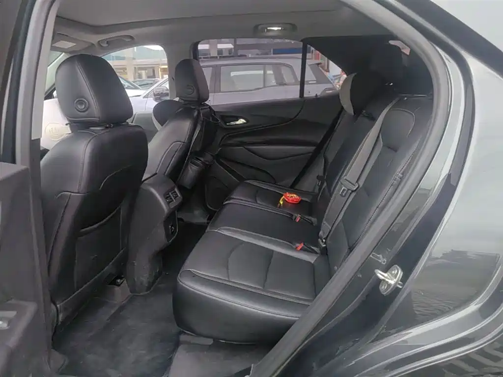 Chevrolet Equinox 2017 550T Automatic 4WD Pioneer Edition фото 24