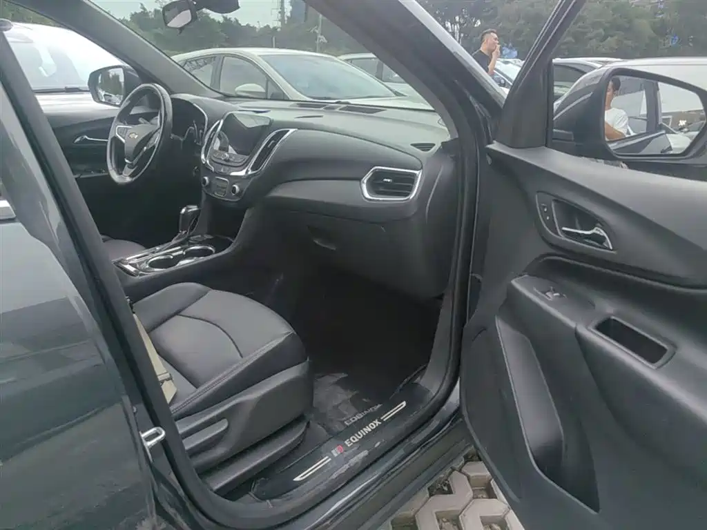 Chevrolet Equinox 2017 550T Automatic 4WD Pioneer Edition фото 11