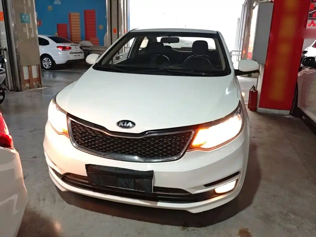 Kia K2 2017 2015 Sedan 1.4L AT GLS