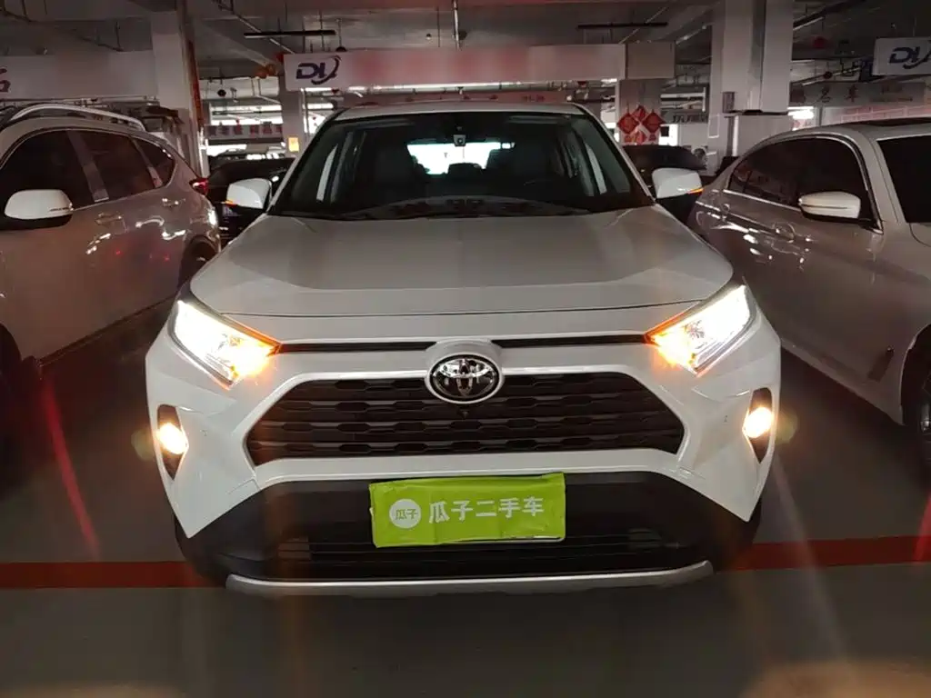 Toyota RAV4 Rongfang 2022 2.0L CVT 2WD Trend Edition фото 3