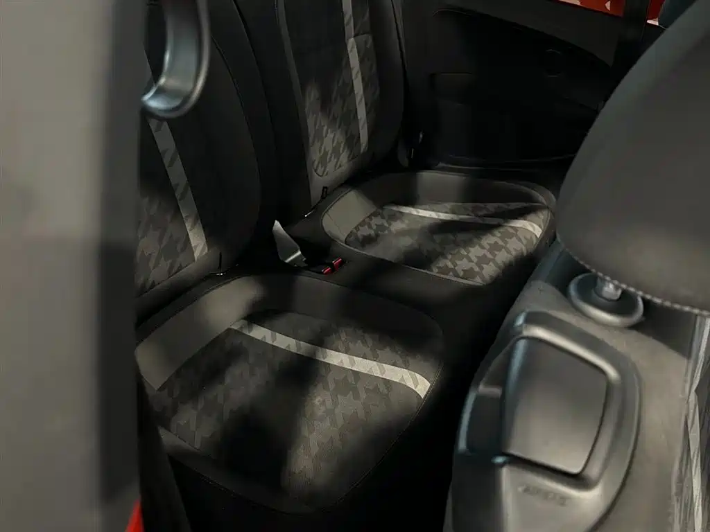 Volkswagen Beetle 2019 2018 180TSI Easy Joy Edition