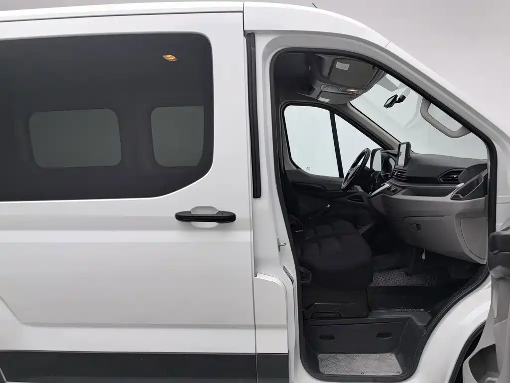 SAIC Maxus Xintu V90 2021 2020 2.0T AMT YunJie Edition FWD Single Rear Tire Short Wheelbase Medium Roof 6-seater